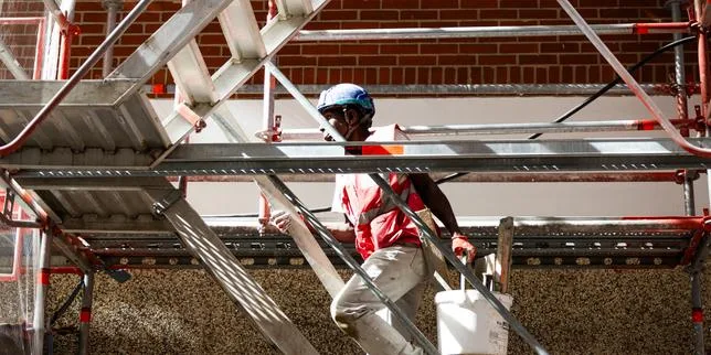 Des volets et des brasseurs d’air pour le logement social : après les canicules de l’été, un plan d’urgence d’adaptation proposé par les bailleurs sociaux