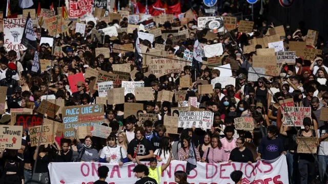 Cerca de 480 mil pessoas manifestaram-se hoje em toda a França