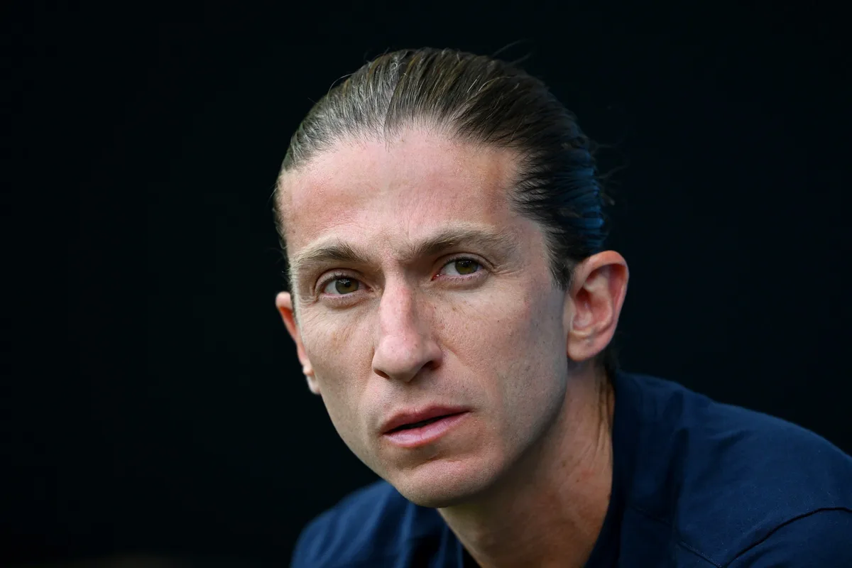 Filipe Luís estreia oficialmente pelo Monaco pela Conference League