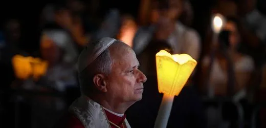 Papst Leo XIV.: Frisch operierter Papst feiert Messe im Krankenhaus