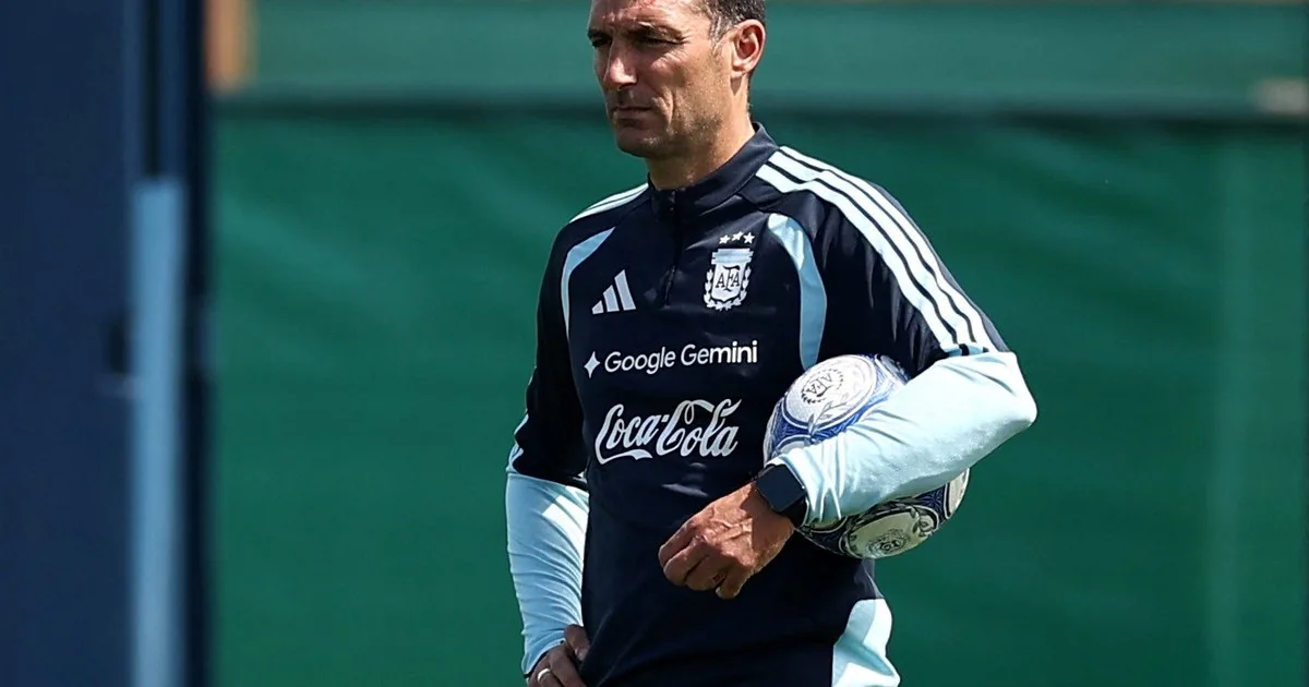 Scaloni, luego de la primera práctica post Mundial: "Hay ganas de estar" y "no hay novedades sobre mi renovación"