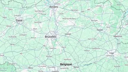 Un commissariat à Bruxelles visé par au moins une dizaine de tirs
