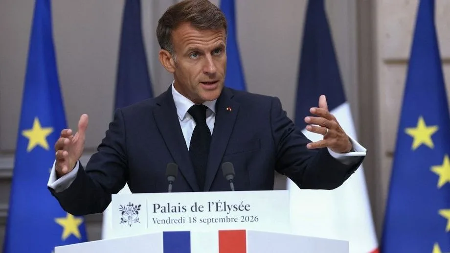 Carburants : Emmanuel Macron veut "traiter les causes" de la hausse des prix "avant de dépenser le maximum d'argent"