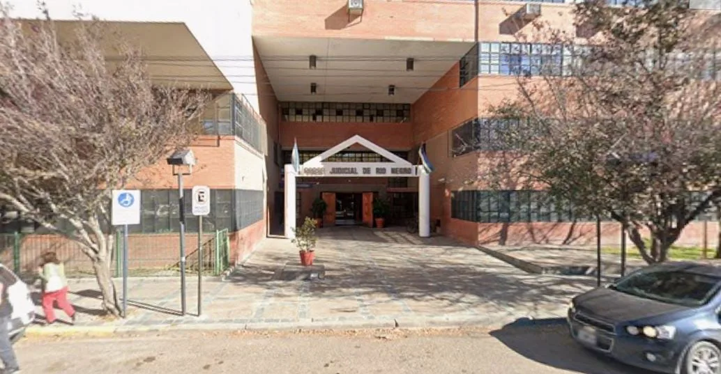 Tras un juicio sin fiscal, absolvieron en Bariloche al psicólogo acusado de abusar del hijo: los argumentos del Tribunal