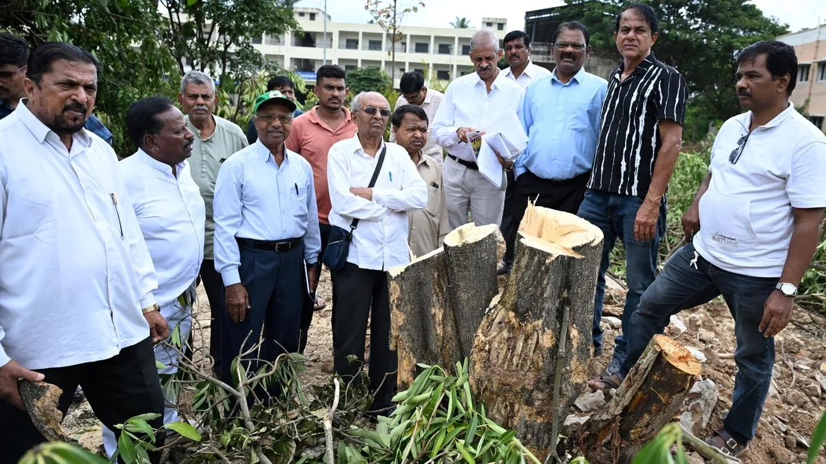 Shivamogga citizens question cutting of trees on Science Field