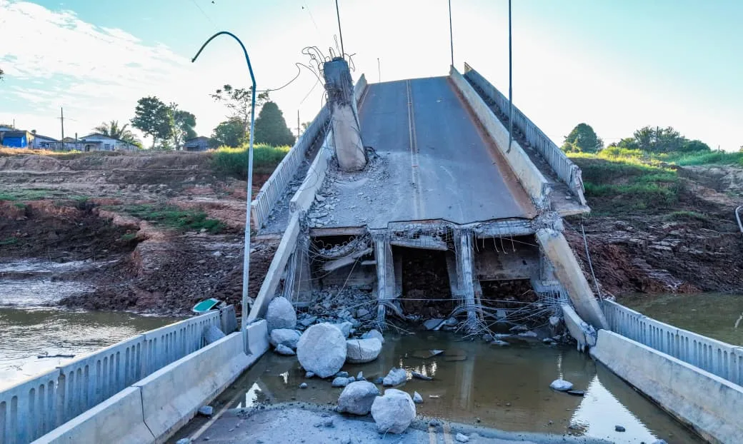 MP dá prazo de 15 dias para que Polícia conclua perícia da ponte que desabou em Sena Madureira