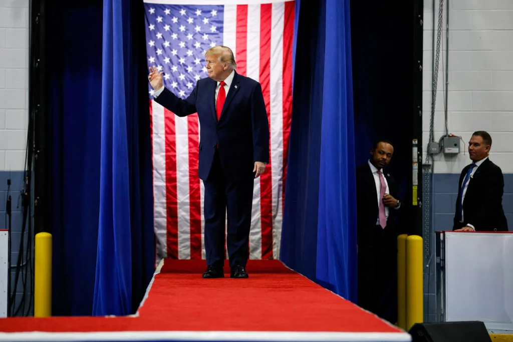 WATCH LIVE: Trump speaks at rally along Arizona-Nevada border