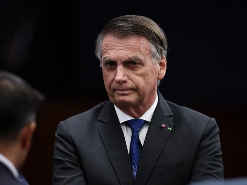 Defesa de Bolsonaro recua e desiste de pedir suspensão da pena