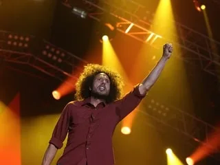 Pourquoi Rage Against The Machine a choisi cette image choc pour la pochette de son premier album