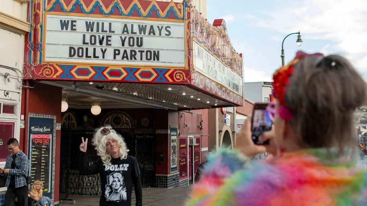Gasps at 9 To 5 musical after news of Parton's death