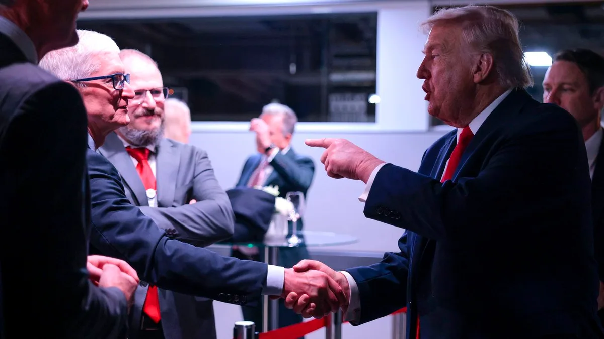 Trump takes his "Lake America" push to Apple