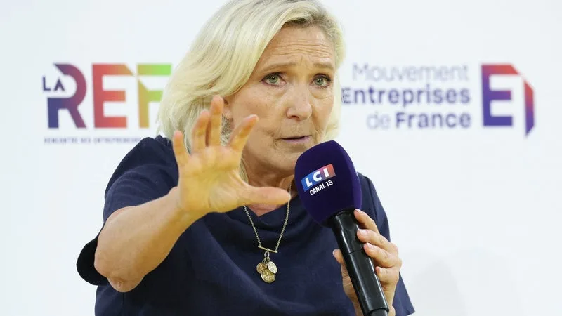Marine Le Pen annonce un futur plan d'économie de 125 milliards d'euros mais elle veut revenir à une retraite à 60 ou 62 ans