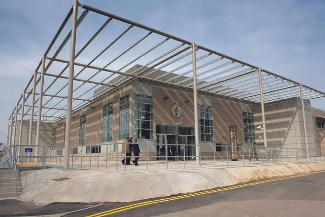 Expulsado un militar español de una base de la OTAN en Reino Unido por su relación con una supuesta espía rusa