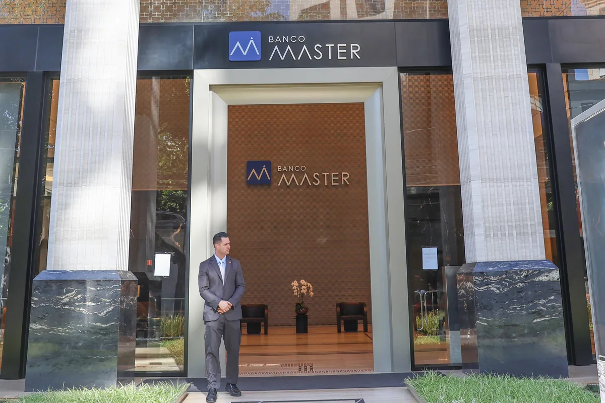 Retirada de sigilo revela paralisia nas investigações do Banco Master no STF