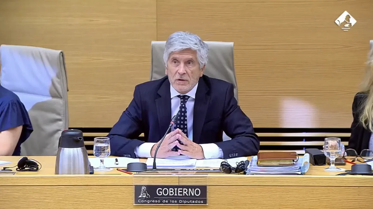 Crisis migratoria en Ceuta, en directo | Marlaska llama al cese de la violencia y anuncia 35 millones para alargar espigones y evitar futuras entradas masivas