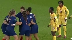 Esta nem o Arsenal: o incrível golo marcado de canto no Mundial sub-20 feminino