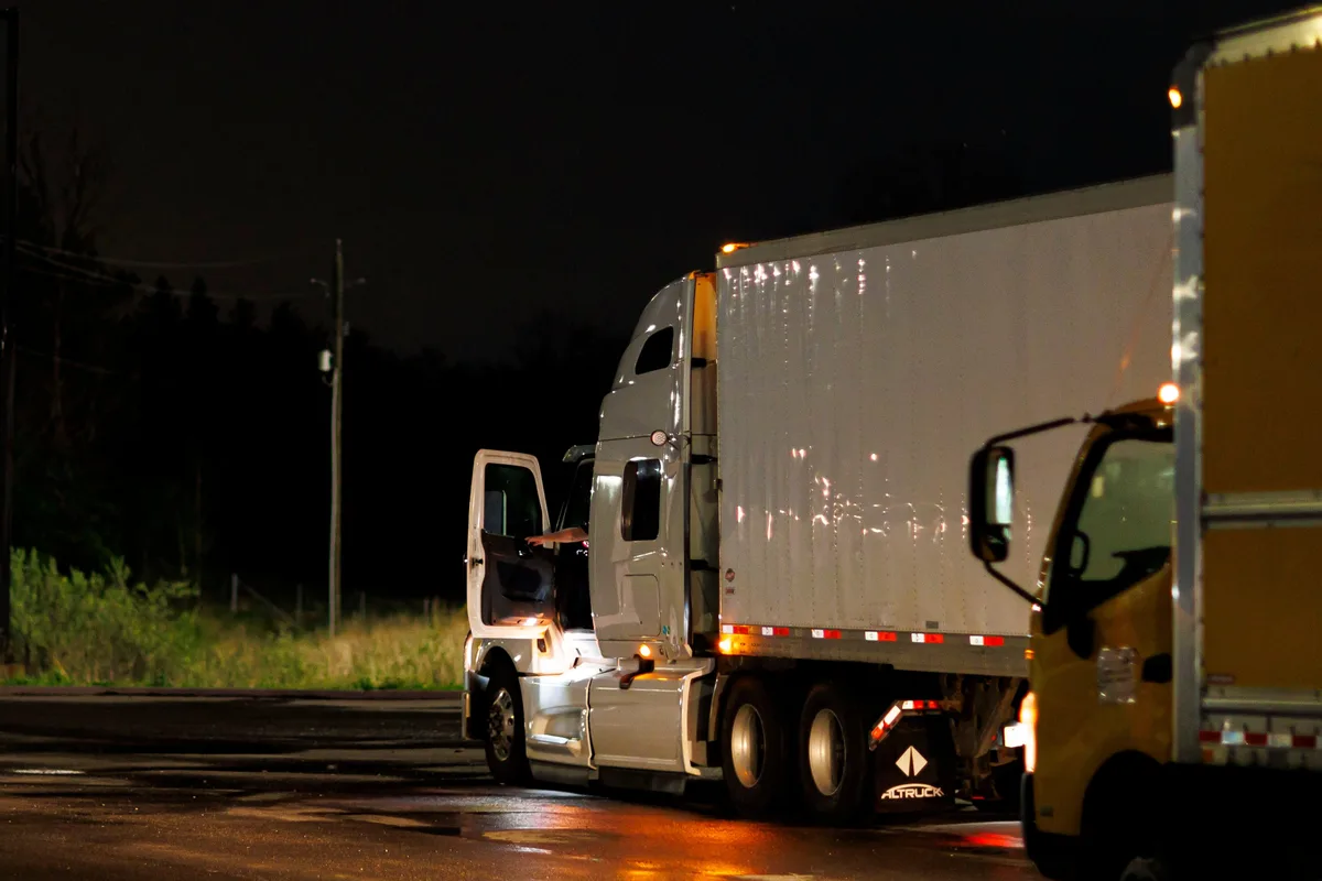 Alberta mulls restrictions on new truck drivers but industry groups urge caution