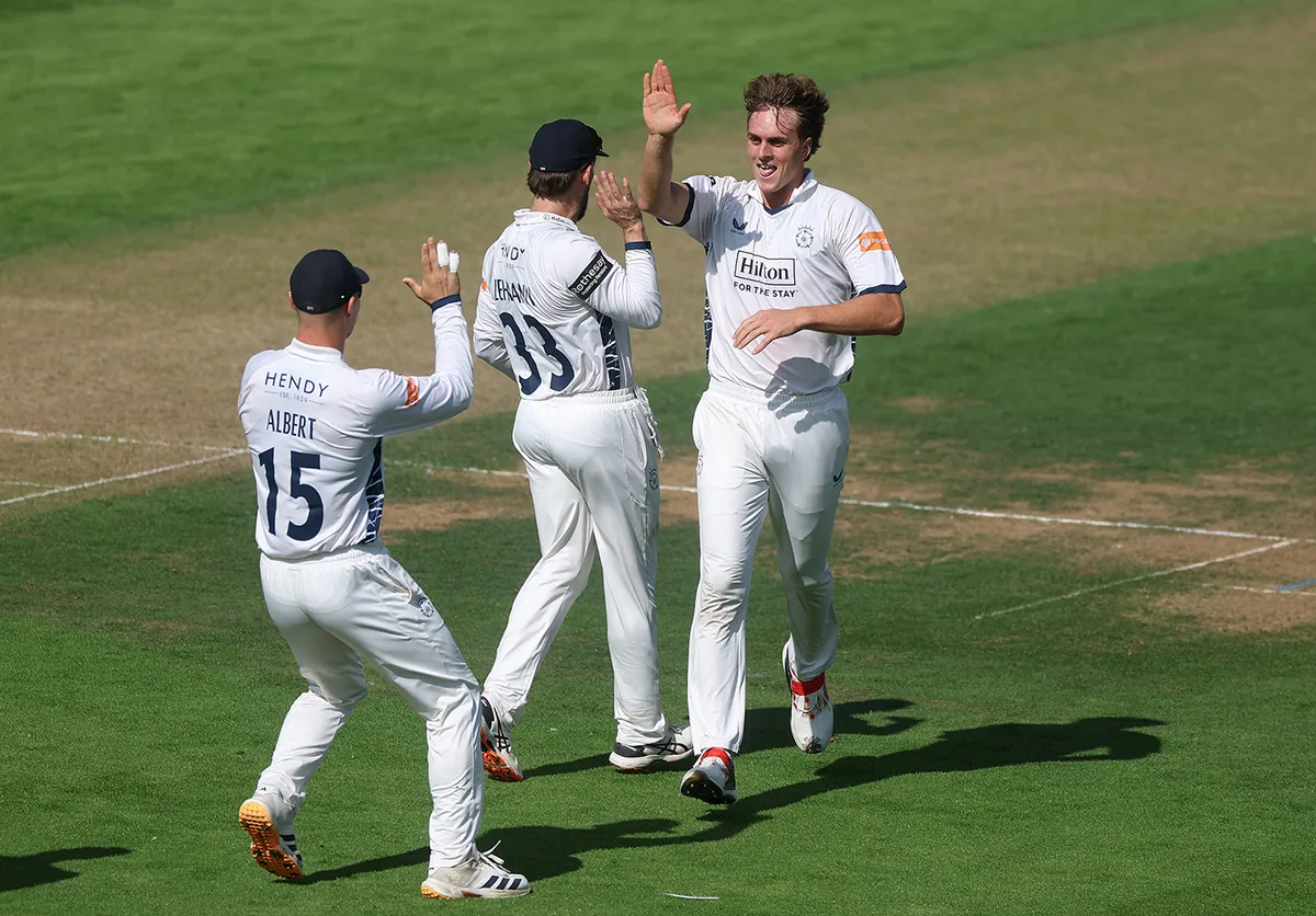 Glamorgan inch towards parity on rain-wrecked second day