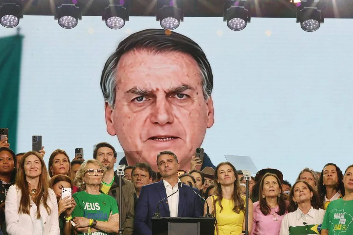 Flávio Bolsonaro defende ao TSE uso de IA sem aval de pessoa retratada