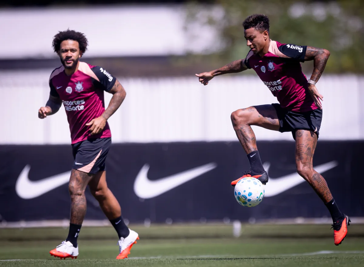 Veja galeria de fotos do treino do Corinthians nesta quinta-feira