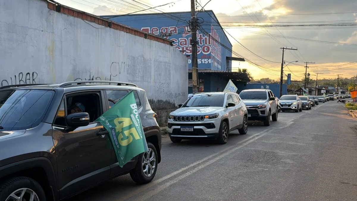 Carreata de Bocalom reúne milhares de apoiadores pelas ruas de Rio Branco