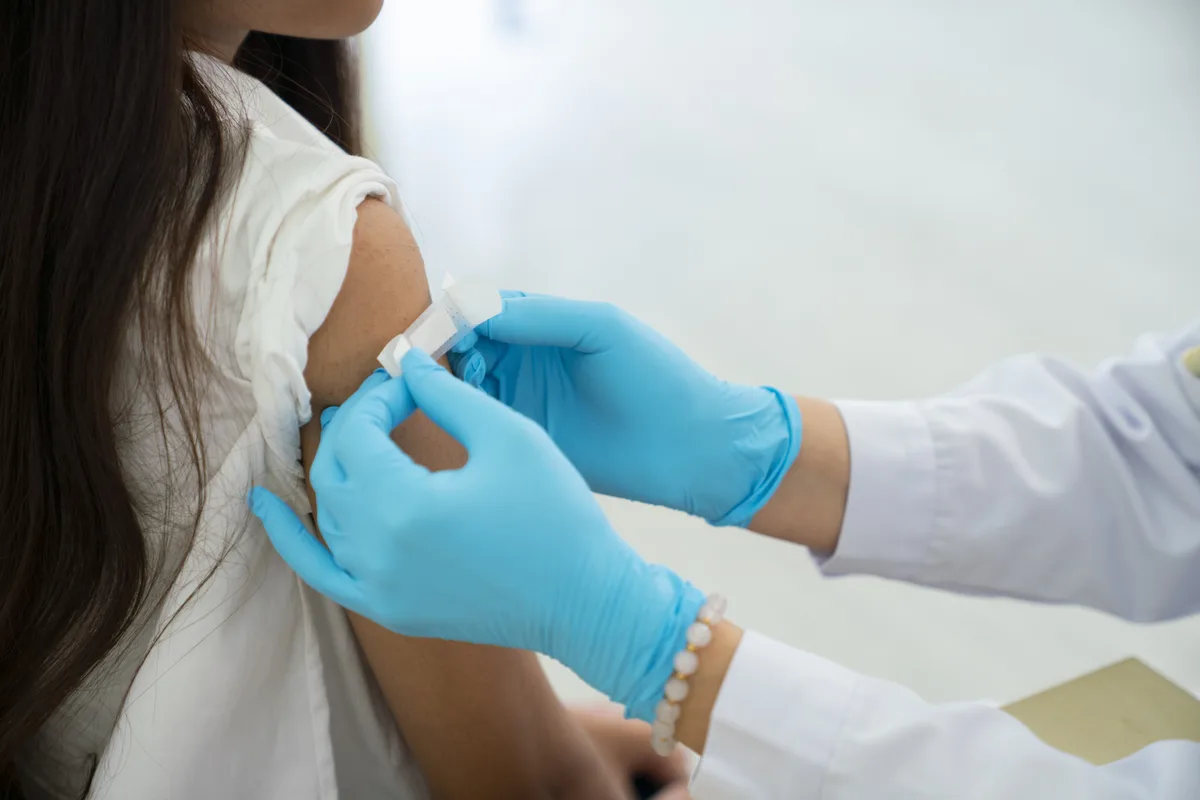 OMS sugere que países considerem vacinar meninas contra o HPV a partir dos 4 anos