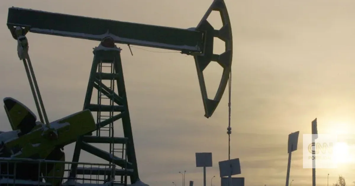 Petróleo dispara pelo segundo dia consecutivo