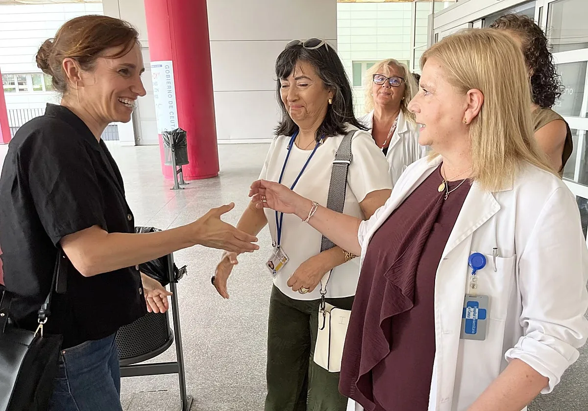 El hospital de Ceuta pide ahora voluntarios para hacer guardias pese al colapso que negó Mónica García