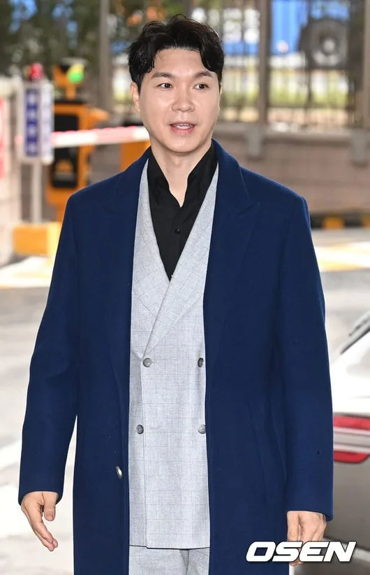 '비행기 민폐' 박수홍, '특혜' 아니었다..대한항공 "문밖 안나가, 원칙 대응" [공식]
