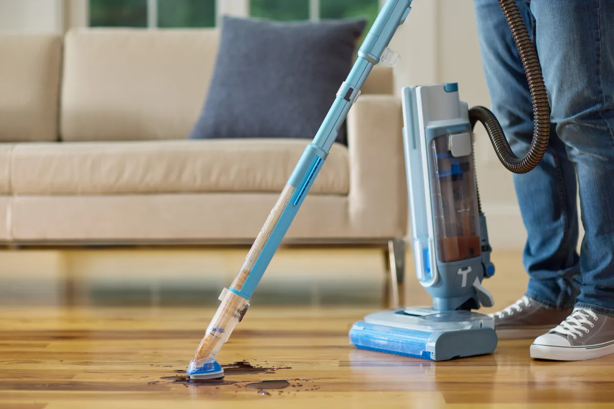 Shark’s Answer to the PencilWash Has an Extendable Wand to Clean Tight Spots