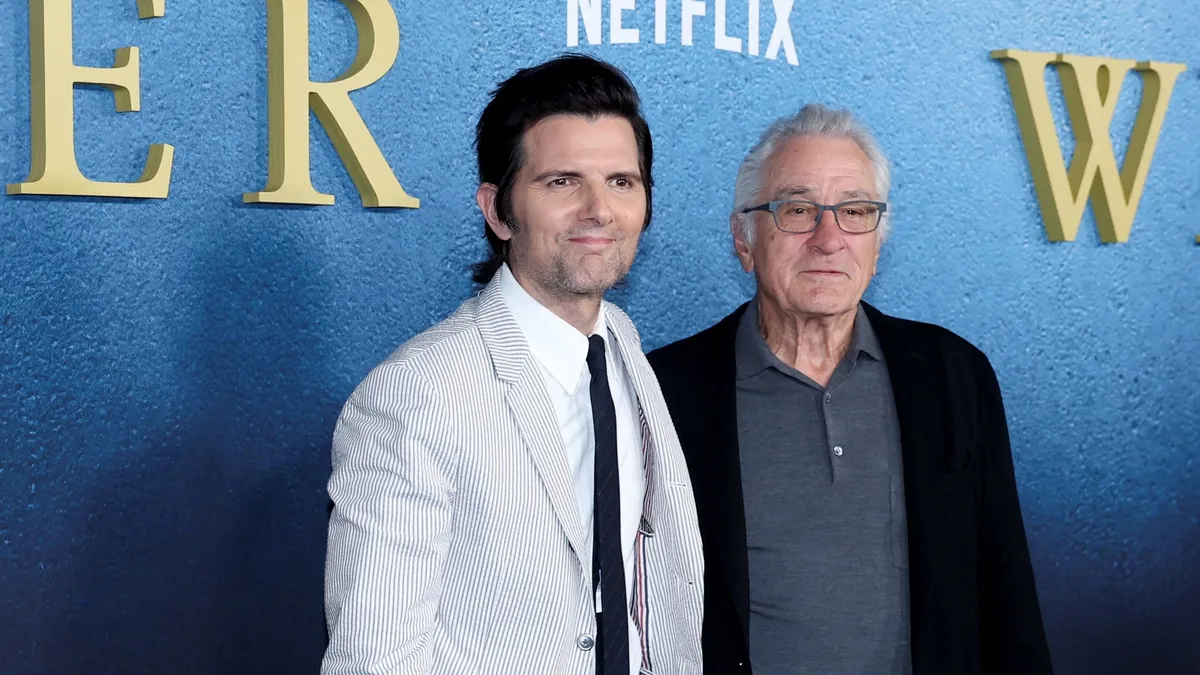 “Estaba aterrado de conocerlo y de trabajar con él”, la confesión de Adam Scott sobre su experiencia junto a Robert De Niro en The Whisper Man