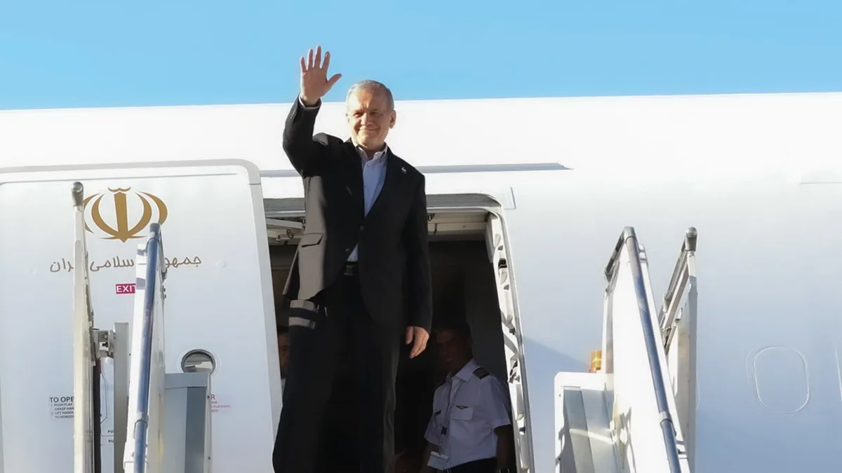 El presidente de Irán negó la fabricación de armas nucleares y le advirtió a EE.UU.: “Nos golpearon, pero no nos arrodillaremos”