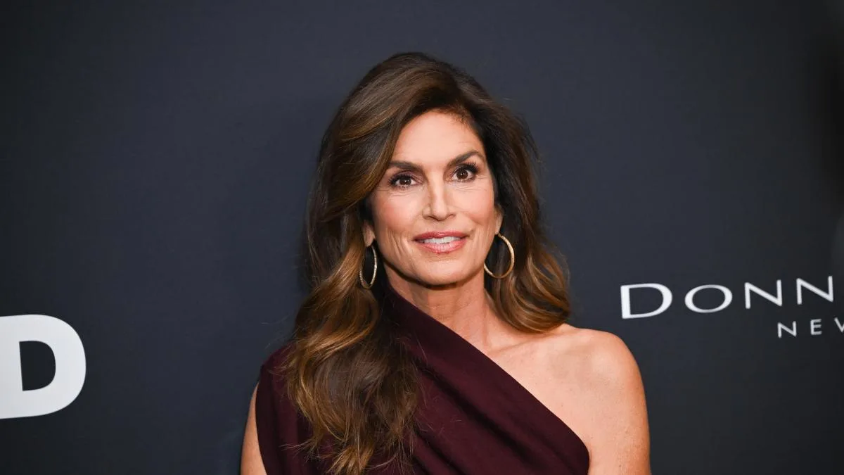 Bienvenidas a la ‘sexalescencia’, la edad estupenda de Cindy Crawford y Salma Hayek