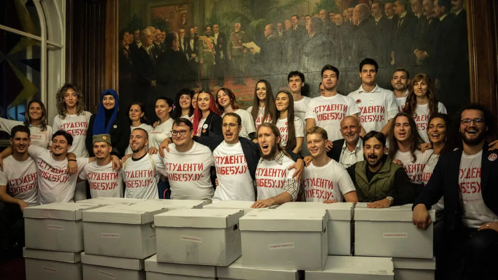 Serbie: après avoir mené les manifestations anti-corruption, les étudiants présentent leurs listes aux législatives anticipées