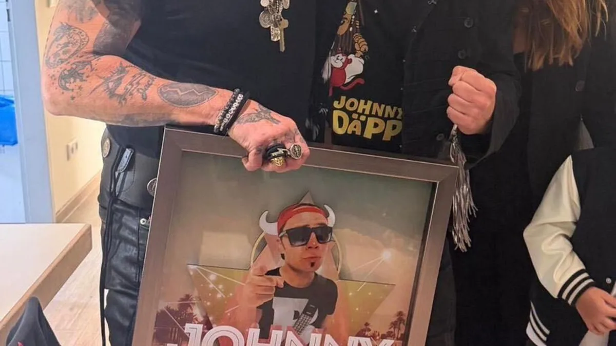 Partysänger trifft Weltstar: „Johnny Däpp“-Sänger Büffel trifft den echten Johnny Depp