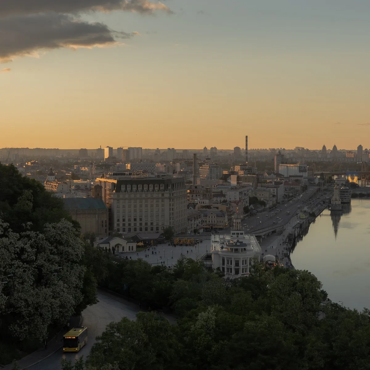 Rival Ukrainian Intelligence Units Open Fire Against Each Other in Kyiv