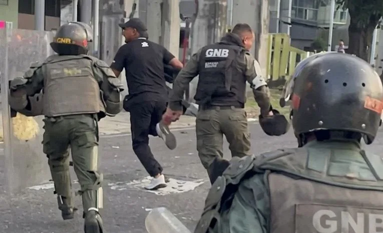Descontento por derrota de Zamora FC originó altercado entre GNB y fanáticos en Barinas