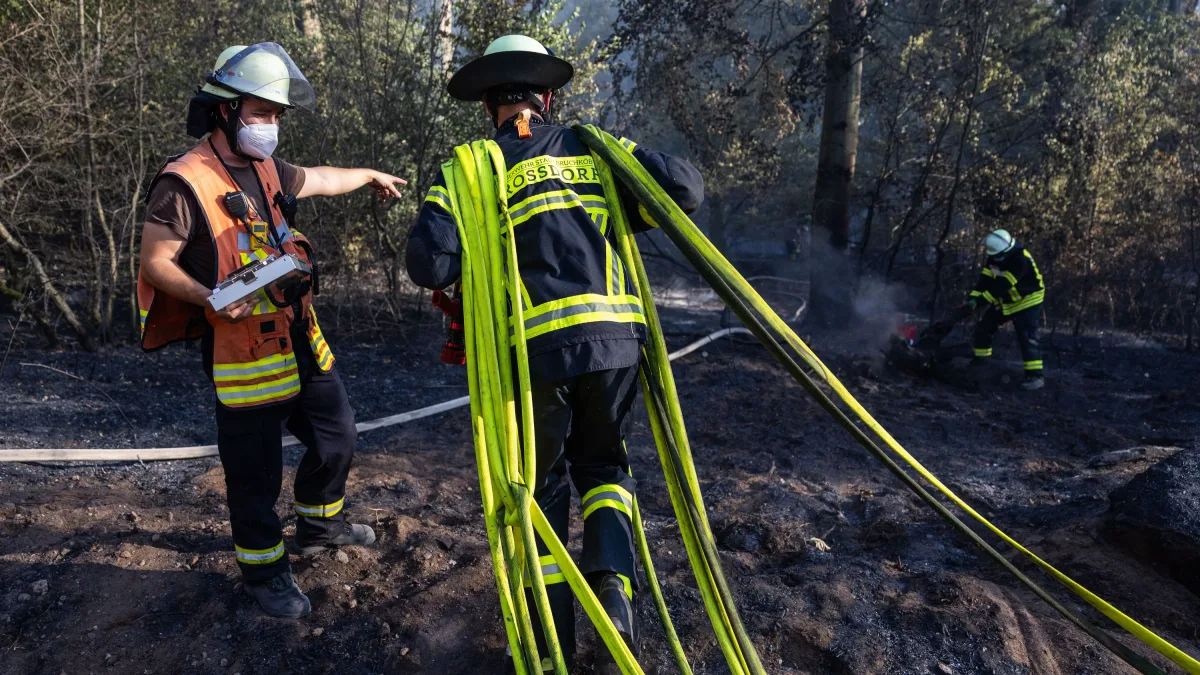 Feuerwehrleute im Betrieb: Wenn der Kollege zum Einsatz muss