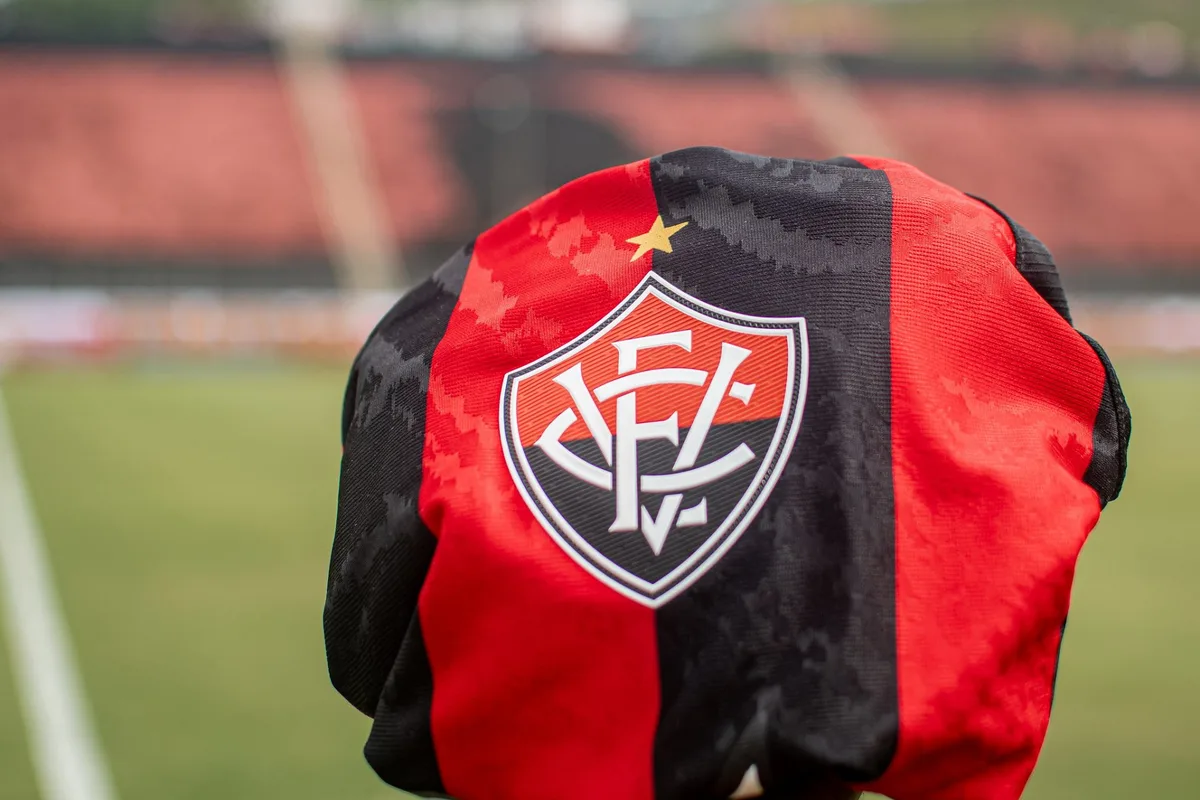 Vitória ganha reforço no último dia da janela para enfrentar Mirassol