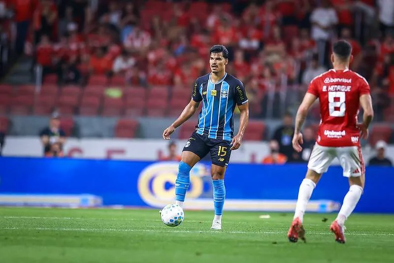 Inter e Grêmio empatam sem gols em clássico marcado por polêmica