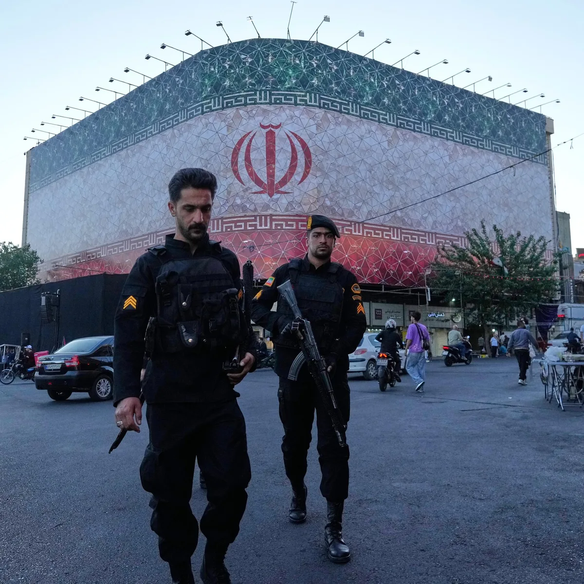 Konten und Fahrzeuge - Iran beschlagnahmt Eigentum und Vermögen von sogenannten "Staatsfeinden"