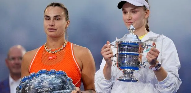 Rybakina e Sabalenka trocam elogios após final, mas 'cutucada' se destaca