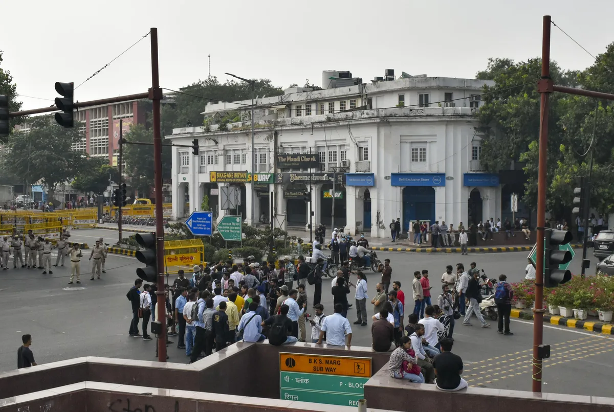 Delhi protests: Six police personnel injured as 1,000 protesters detained
