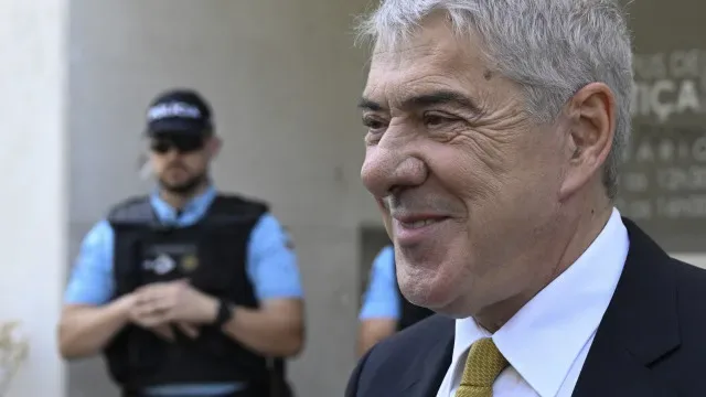 De Vara ao TGV: Ex-ministros contrariam MP e "ilibam" José Sócrates