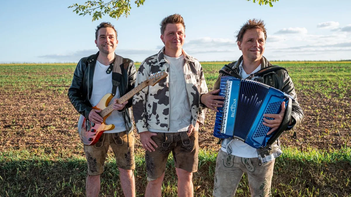Band feiert Jubiläum: Deshalb wollen die Dorfrocker in 294 Landkreisen auftreten