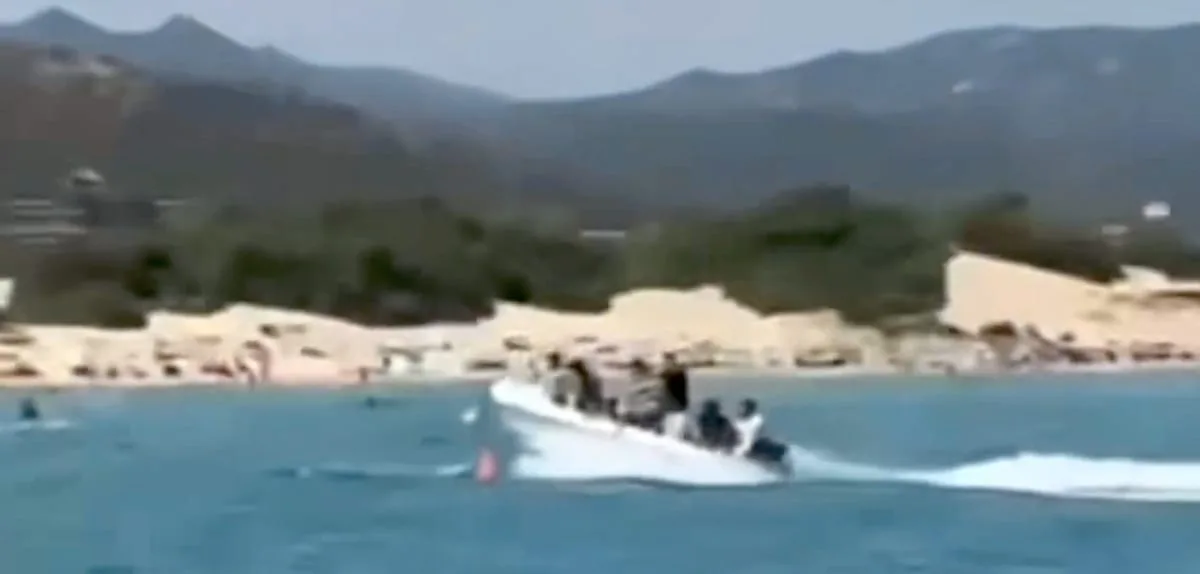 Migrantenboot überfährt 17-Jährige – Video löst Bestürzung aus