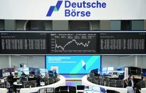 Bolsas da Europa fecham sem direção única na espera por novas sanções dos EUA ao Irã