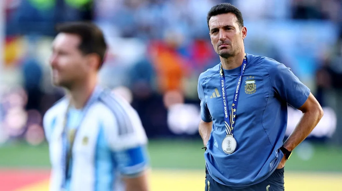 Scaloni prepara la primera lista de la Selección tras el retiro de Messi: cuándo vuelve a jugar y quiénes no estarán