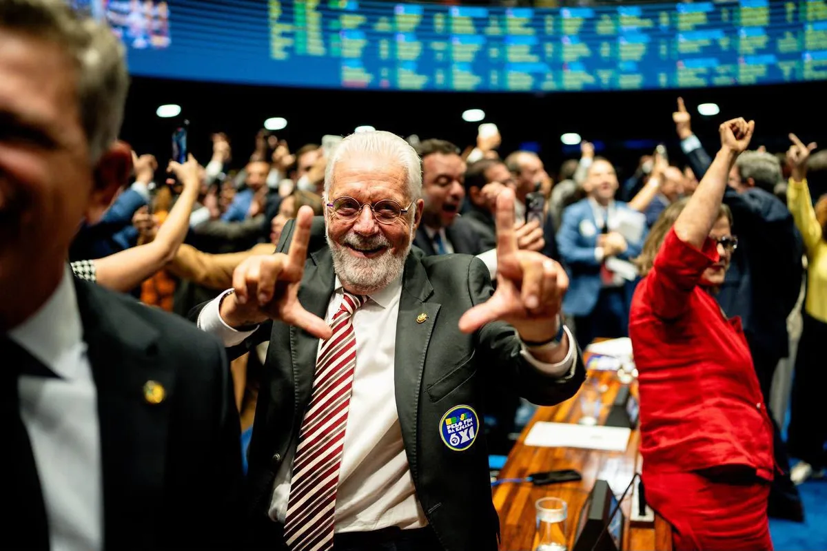 Jaques Wagner celebra aprovação do fim da escala 6x1 no Senado: “O Brasil não vai quebrar”
