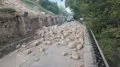 Un derrumbe del Palacio de los Hurtado de Mendoza de Almazán (Soria) corta la carretera entre Almazán y El Burgo